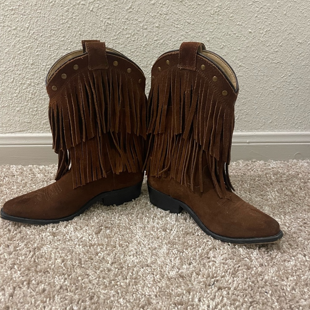 Fringe cowgirl boots